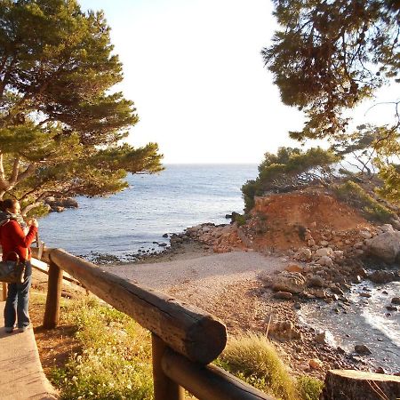 t2 bord de mer au calme Bandol Extérieur photo
