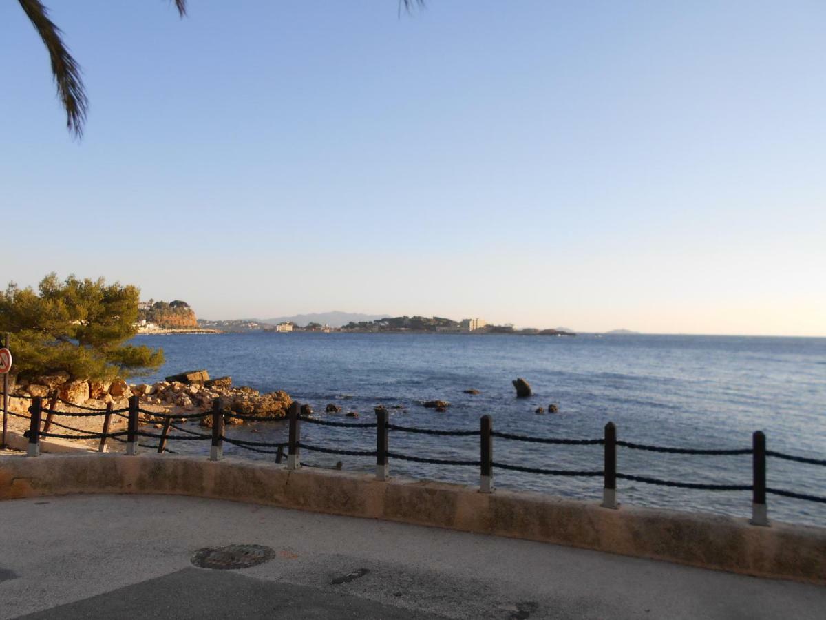 t2 bord de mer au calme Bandol Extérieur photo