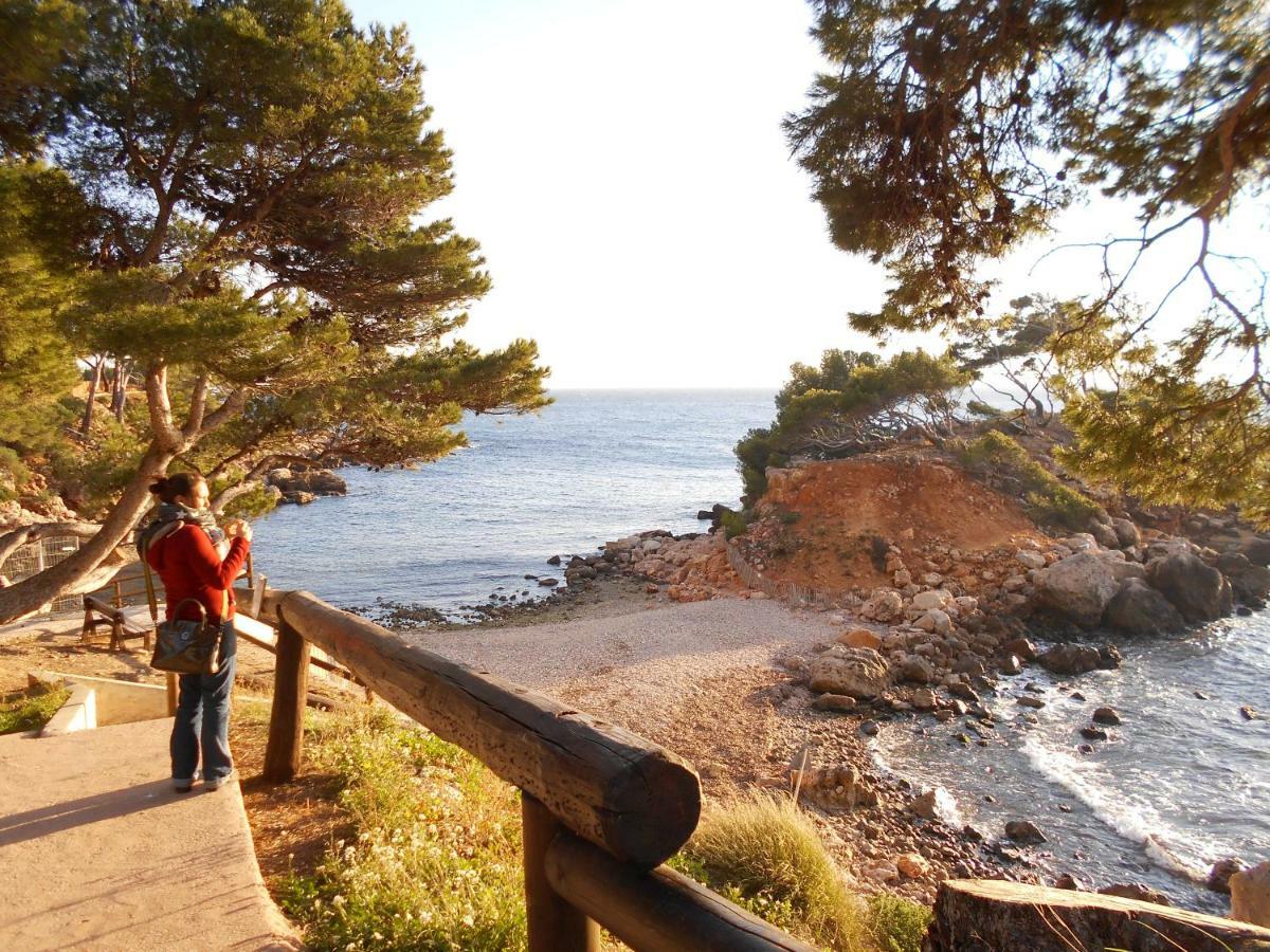 t2 bord de mer au calme Bandol Extérieur photo